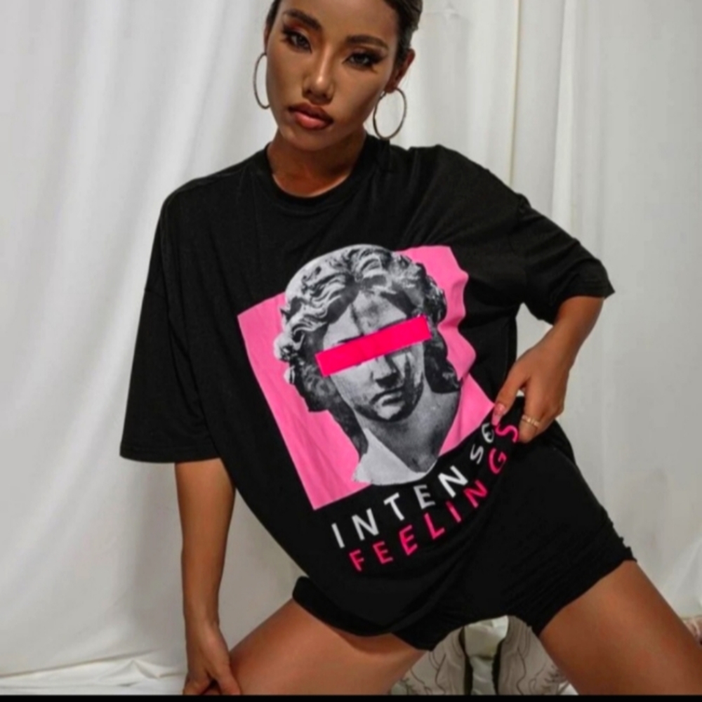 Oversized ‘intense feelings’ graphic tee Shein . Size Small
